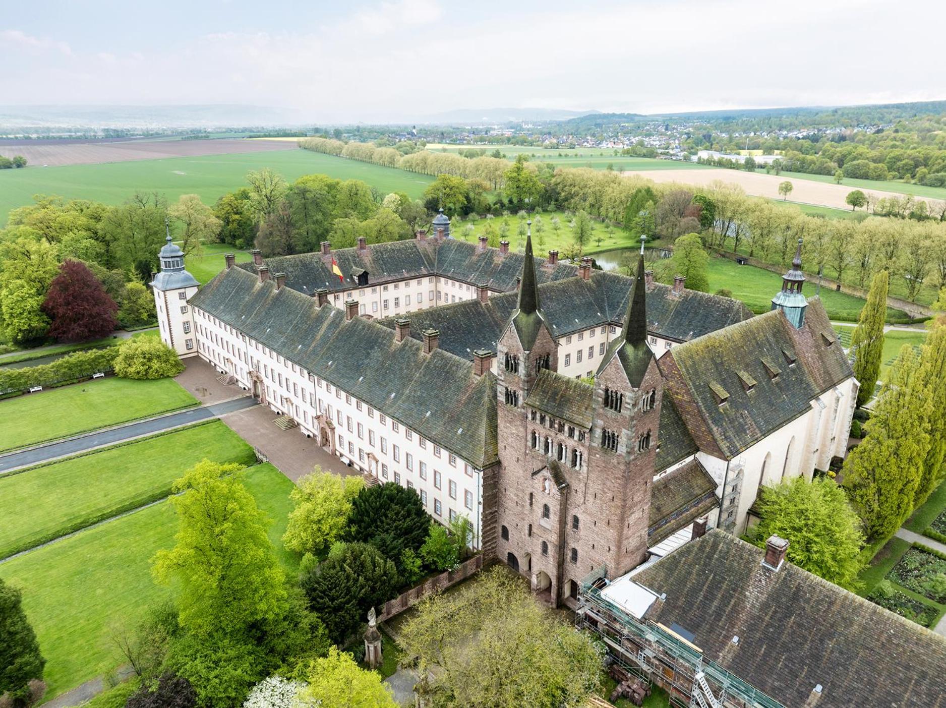 Luxus Wohnen Im Schloss Corvey Fuer 1-6 Gaeste Im Unesco Weltkulturerbe Hoexter Weserbergland Free W-Lan Parken Netflix Fuer Familien Paare Und Geschaeftsreisende Inkl Handtuecher Seife Nintendo Switch Uvm エクステリア 写真